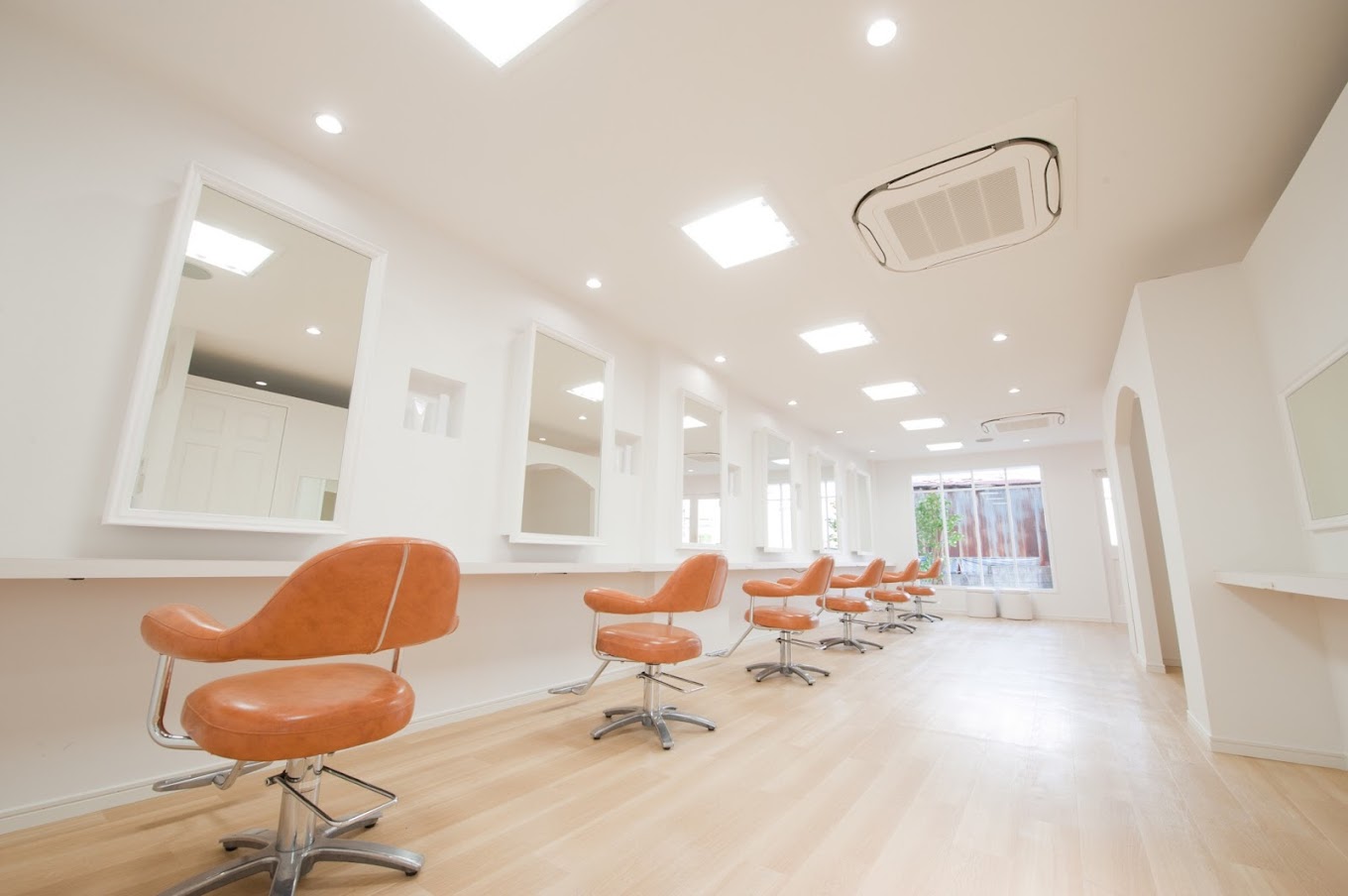 ejinbara（エジンバラ）店舗内装写真